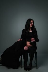 submissive showing apology to Domme